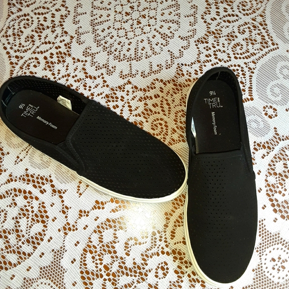 Time and Tru Shoes - Women's Time and Tru Slip on Shoes